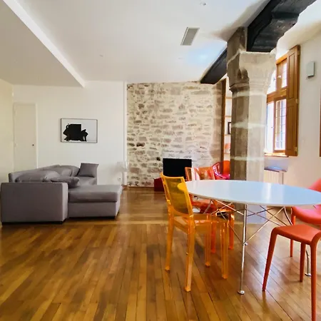 Pierres Et Charme アパート